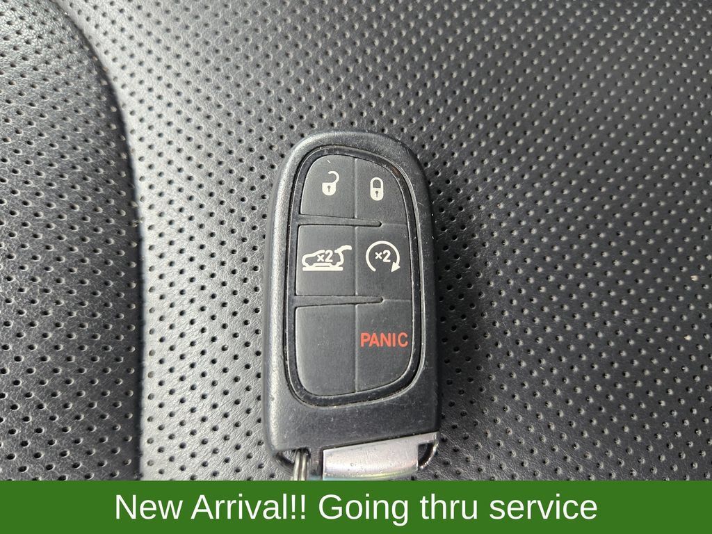 Used 2021 Jeep Cherokee Latitude Lux w/ Comfort/Convenience Group AWD/4WD image 30