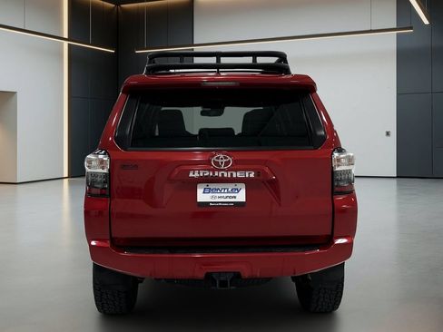 Used 2021 Toyota 4Runner SR5 Premium w/ Moonroof Package AWD/4WD image 5