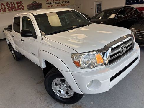 Used 2010 Toyota Tacoma PreRunner w/ TRD Off-Road Pkg w/JBL Audio RWD image 5
