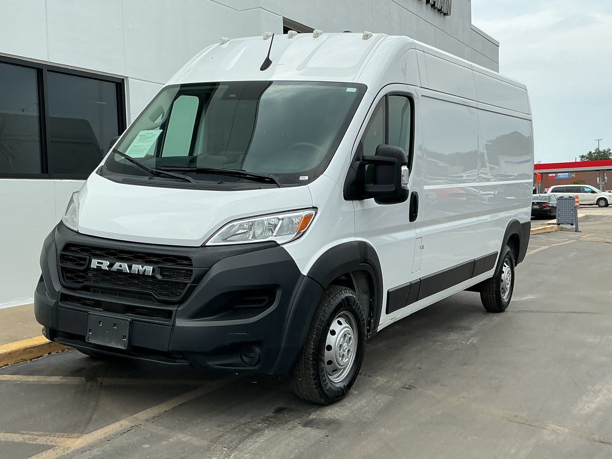 Used 2023 RAM ProMaster 2500 FWD image 4