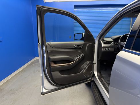Used 2018 Chevrolet Suburban LT image 10