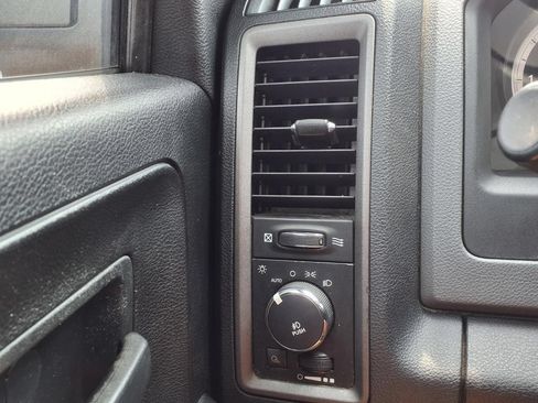 Used 2013 RAM 1500 Express AWD/4WD image 29