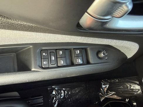 Certified 2024 Jeep Compass Latitude AWD/4WD image 15