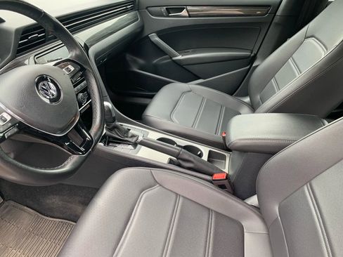 Used 2021 Volkswagen Passat 2.0T R-Line image 13