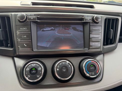 Used 2015 Toyota RAV4 LE FWD image 29