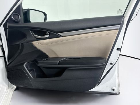 Used 2019 Honda Civic EX image 30