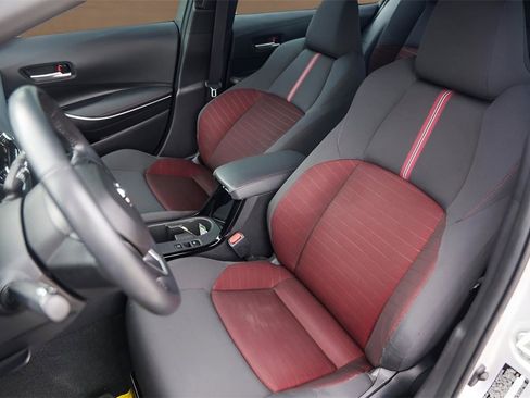 Used 2023 Toyota Corolla SE image 7