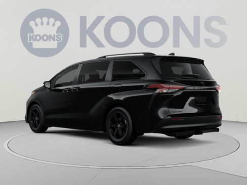 New 2026 Toyota Sienna XLE Woodland Edition AWD/4WD image 8