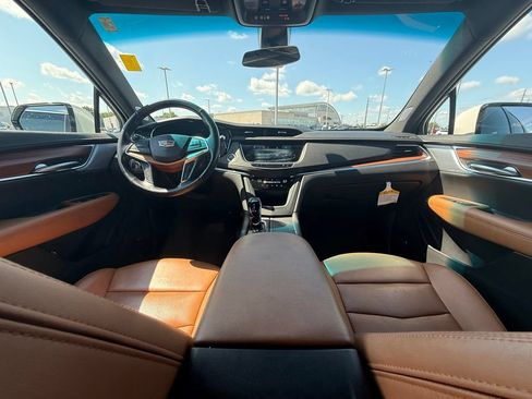 Certified 2024 Cadillac XT5 Premium Luxury w/ LPO, Floor Liner Package AWD/4WD image 25