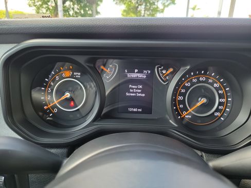 Used 2025 Jeep Wrangler Unlimited Sport AWD/4WD image 24