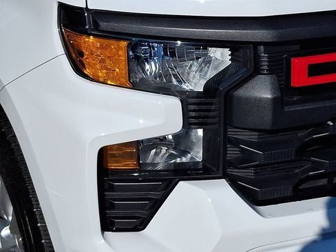 Used 2024 Chevrolet Silverado 1500 Custom image 11