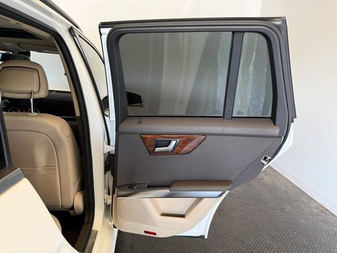Used 2013 Mercedes-Benz GLK 350 4MATIC image 36