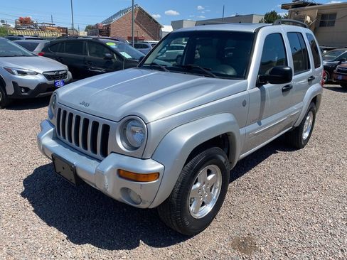 Used 2004 Jeep Liberty Limited w/ Trailer Tow Group AWD/4WD image 2
