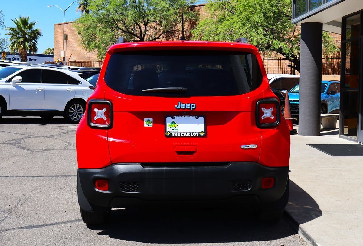 Used 2019 Jeep Renegade Latitude FWD image 11