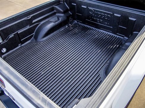 Used 2023 Jeep Gladiator Overland image 11