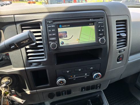 Used 2017 Nissan NV 2500 SL image 15