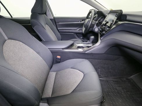 Used 2024 Toyota Camry LE AWD/4WD image 17