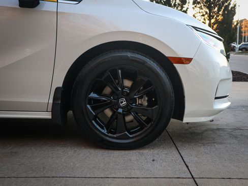 Used 2023 Honda Odyssey Sport image 13