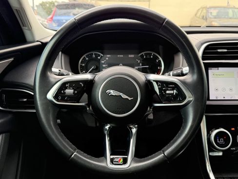 Used 2020 Jaguar XE S RWD image 14