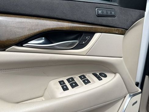 Used 2018 Cadillac Escalade ESV Premium Luxury AWD/4WD image 11