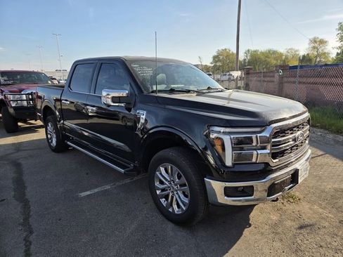 Used 2025 Ford F150 Lariat w/ Equipment Group 501A Mid image 3