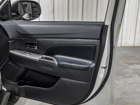 Used 2018 Mitsubishi Outlander Sport SE image 30