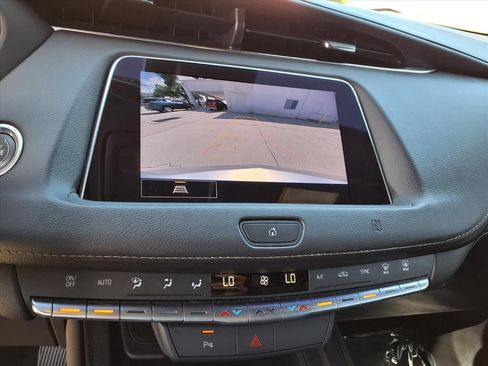 Used 2021 Cadillac XT4 Premium Luxury FWD image 24
