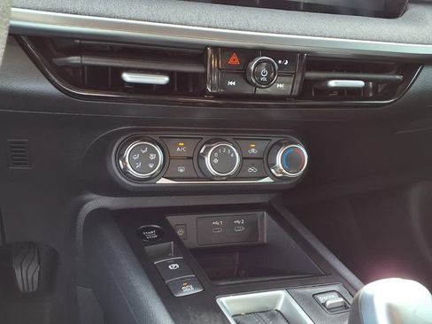 Used 2025 Nissan Kicks SV w/ Charging Package FWD image 8