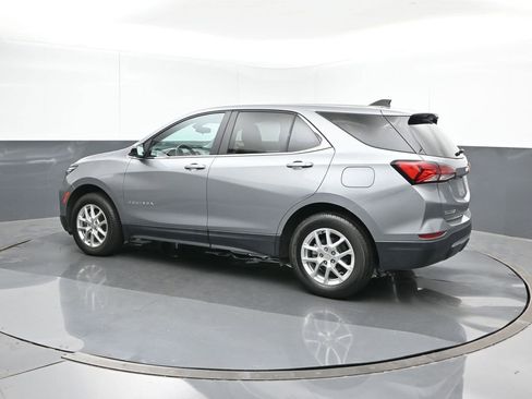 Used 2023 Chevrolet Equinox LT image 3