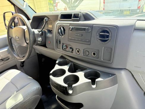 Used 2010 Ford E-250 and Econoline 250 RWD image 11