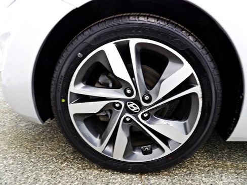 Used 2015 Hyundai Elantra Limited w/ Option Group 05 image 20