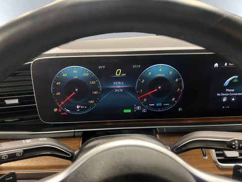 Used 2022 Mercedes-Benz GLS 450 4MATIC image 9