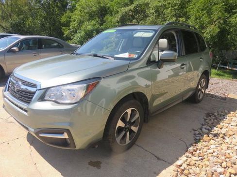 Used 2017 Subaru Forester 2.5i Premium AWD/4WD image 3