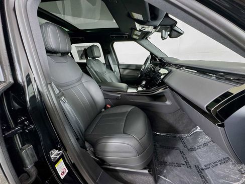 Used 2025 Land Rover Range Rover Sport SE image 28