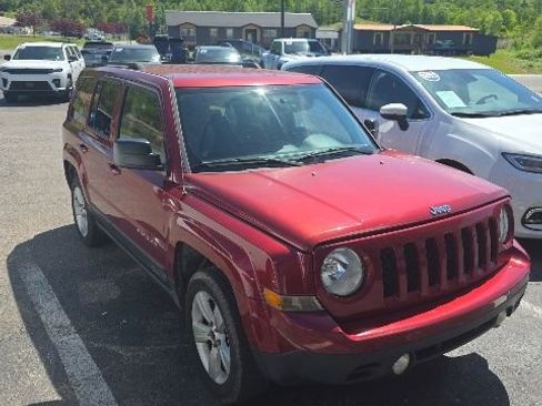 Used 2016 Jeep Patriot Latitude AWD/4WD image 1