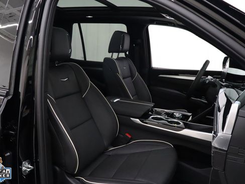 Used 2026 Cadillac Escalade Sport AWD/4WD image 32