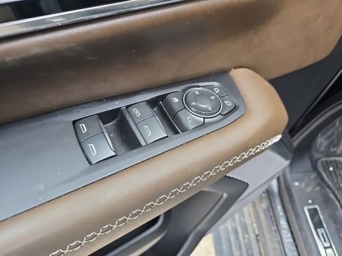 Used 2025 GMC Yukon XL Denali Ultimate image 8