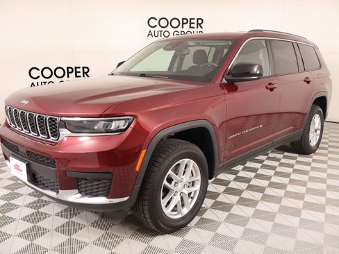 Used 2023 Jeep Grand Cherokee L Laredo image 9