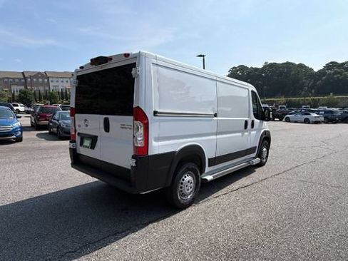 Used 2025 RAM ProMaster 2500 w/ U-Haul Equipment Group FWD image 8