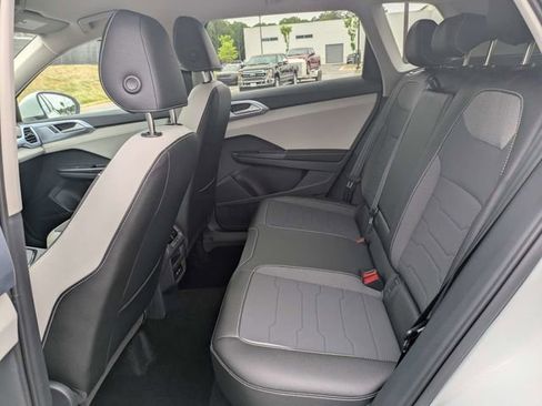 New 2026 Volkswagen Taos SE FWD image 14
