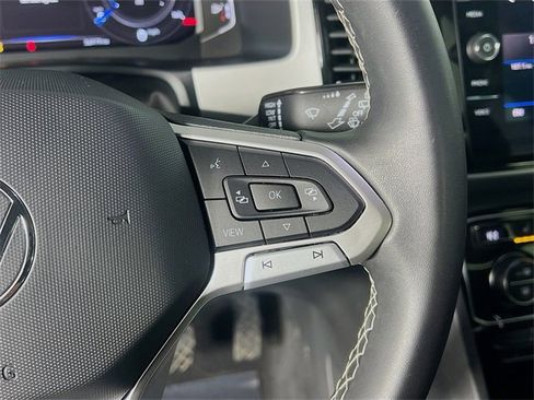 Used 2023 Volkswagen Atlas SE image 17