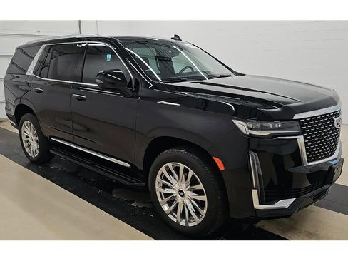 Used 2021 Cadillac Escalade Premium Luxury AWD/4WD image 3