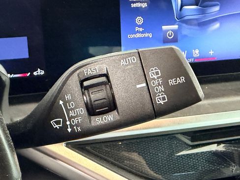 Certified 2025 BMW X5 xDrive40i w/ Climate Comfort Package image 30