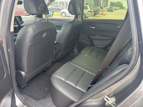 Used 2023 Nissan Rogue SL w/ SL Premium Package image 9