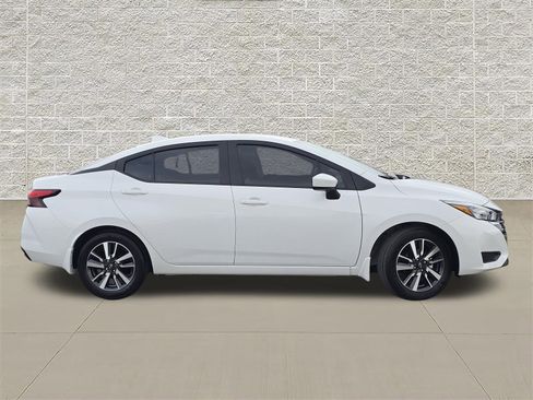 Used 2025 Nissan Versa SV w/ Trunk Package image 8
