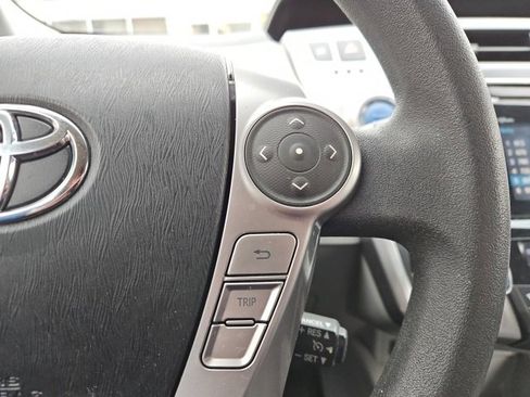 Used 2015 Toyota Prius V Five image 31