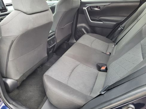 Used 2022 Toyota RAV4 XLE FWD image 13