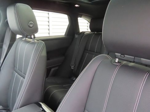 Used 2023 Land Rover Range Rover Velar R-Dynamic S image 17