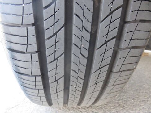 Used 2014 Ford Explorer XLT w/ Equipment Group 202A image 38