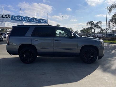 Used 2020 Cadillac Escalade Premium Luxury w/ LPO, Radiant Package image 9